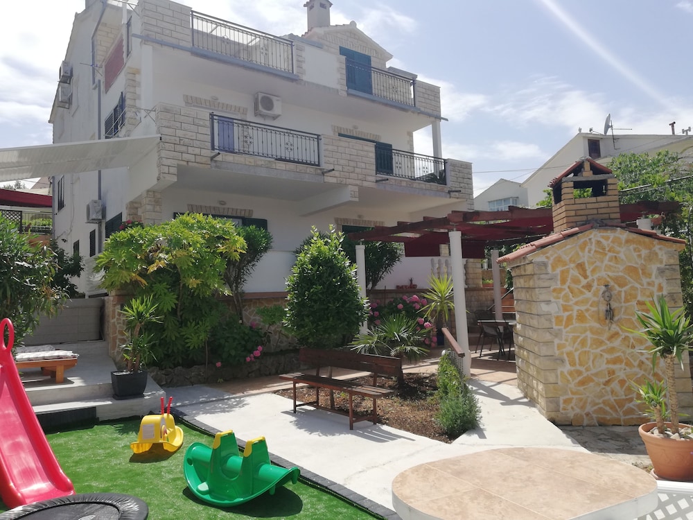 Apartments Marina — 4-Star Luxury Hotel in Trogir, Croatia