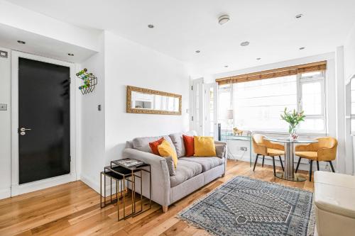 Elegant 1 Bedroom flat near Harrods — 4-Star Luxury Hotel in London, United Kingdom