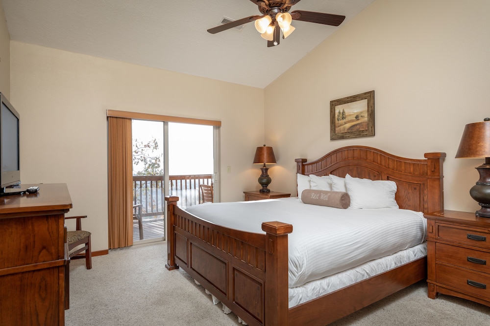 Lodges At Table Rock - photo 7