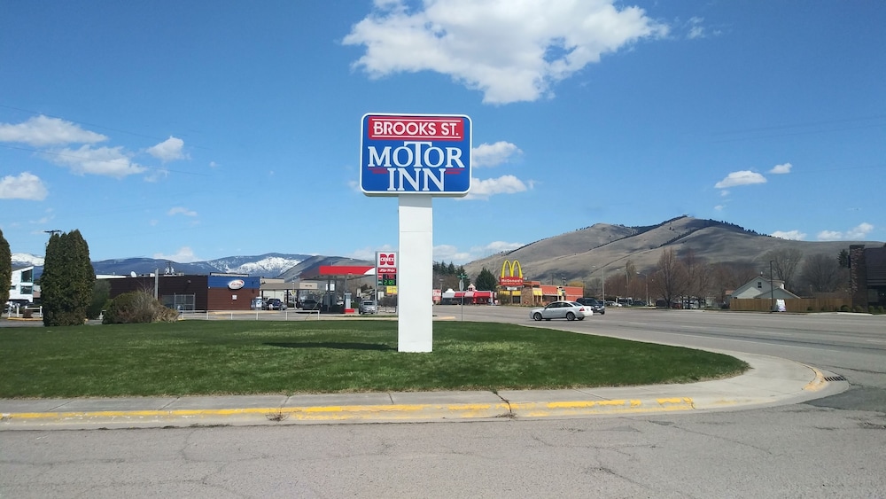 Brooks Street Motor Inn - featured photo