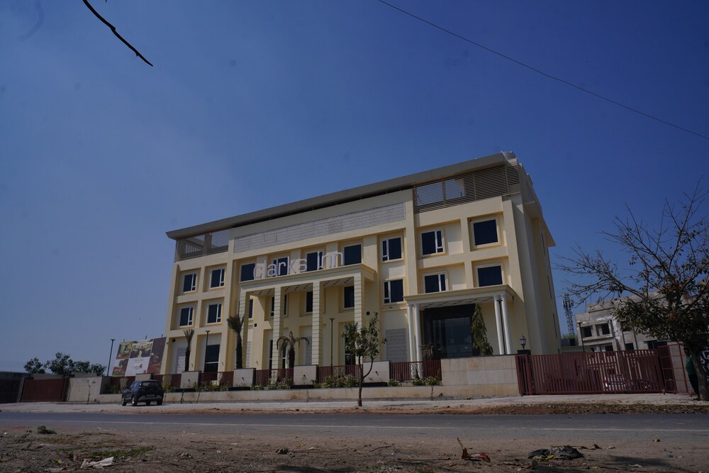 Clarks Inn Aligarh in Aligarh, India