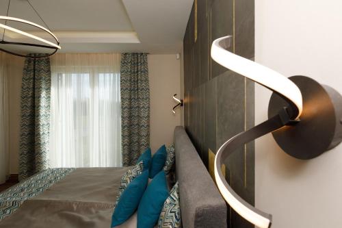 Royal Cafe Apartman — 4-Star Luxury Hotel in Keszthely, Hungary