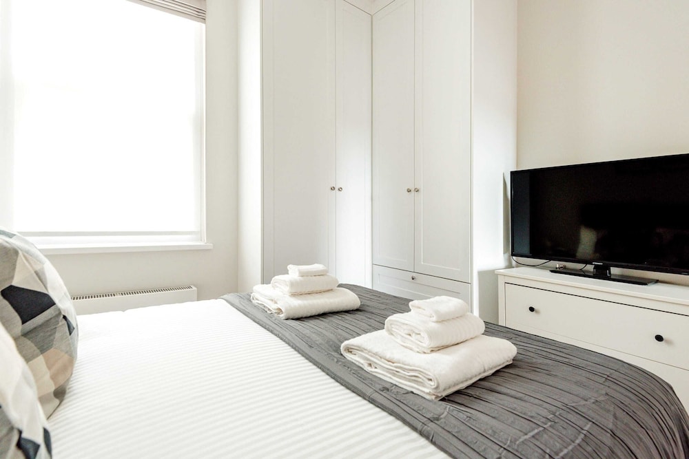 The Lillie Road Residence — 4-Star Luxury Hotel in London, United Kingdom