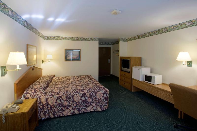 Americas Best Value Inn Litchfield - photo 24