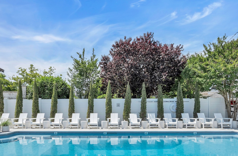 The St Laurent Social Club & Guest Rooms - photo 40