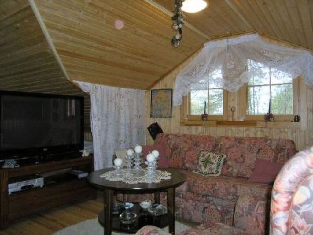 Holiday Home Elsanranta — 4-Star Luxury Hotel in Leppaevirta, Finland
