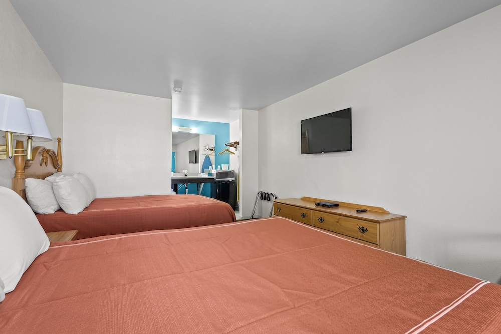 Capital O First Heritage Inn Rantoul IL I 57 - photo 26