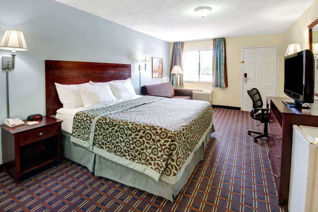 Days Inn & Suites by Wyndham Albuquerque West - photo 20