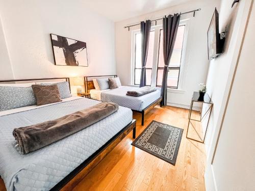 Gaslamp 2bdrm W Parking & 5 Beds #403 - featured photo