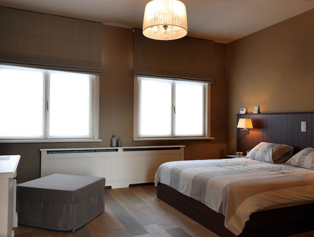 'T Ponton — 4-Star Luxury Hotel in Nieuwpoort, Belgium