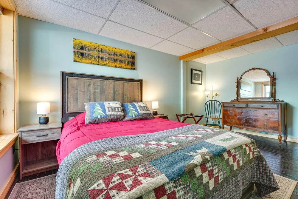 Spacious Old Forge Condo w Patio & Fire Pit — Old Forge — photo 4
