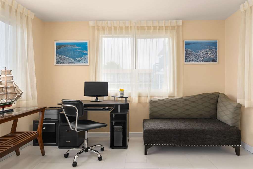 Days Inn By Wyndham Middletown Newport Area - photo 13