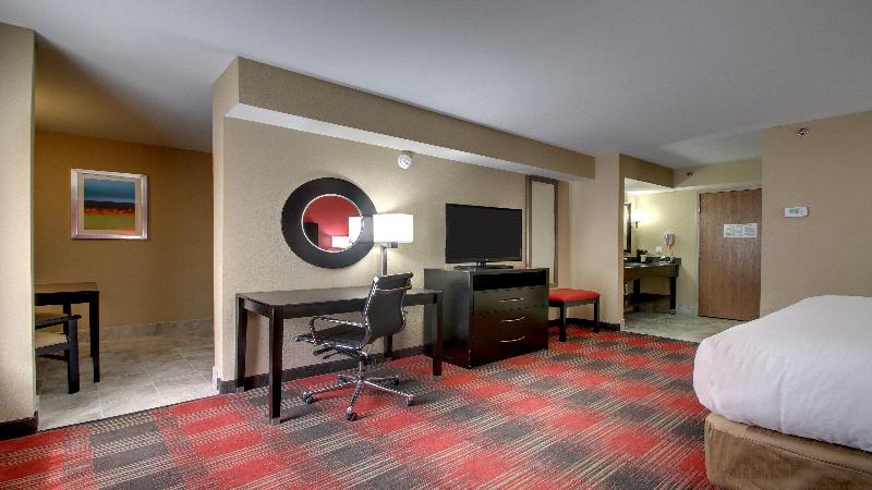 Holiday Inn Express & Suites Jackson Downtown Coliseum by IHG - photo 18