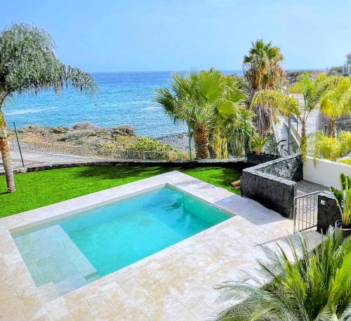 Luxury Oceanview Villa de Nava with heated private pool — 4-Star Luxury Hotel in San Miguel De Abona, Spain