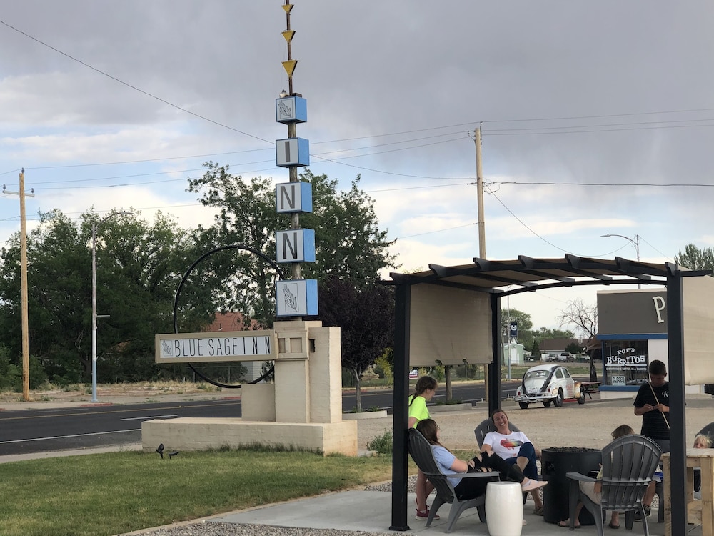 Blue Sage Inn & Suites - photo 45
