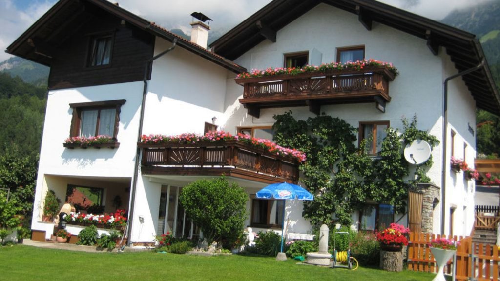 Gästehaus Sonnenheim — 4-Star Luxury Hotel in Thaur, Austria