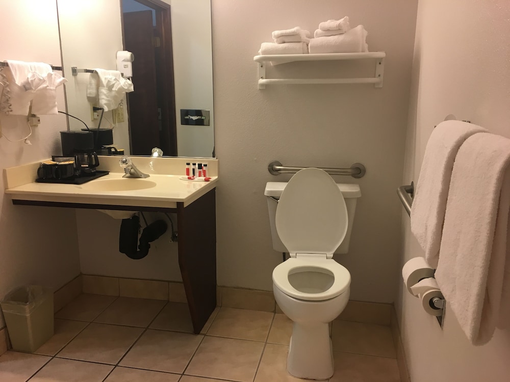 Ramada Portland Airport - photo 43