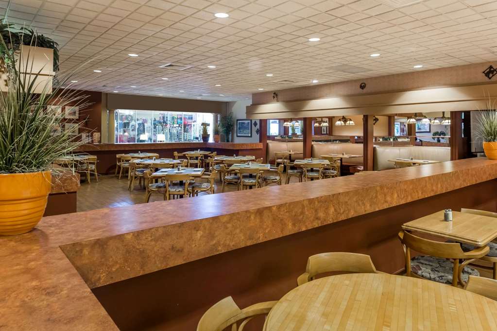 Ramada by Wyndham Kissimmee Gateway - photo 15