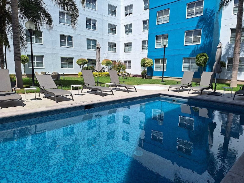 City Express Suites San Luis Potosí