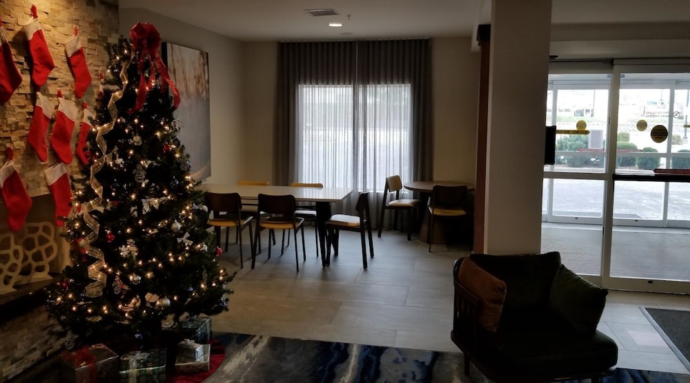 Fairfield Inn & Suites by Marriott Mt. Vernon Rend Lake - photo 2