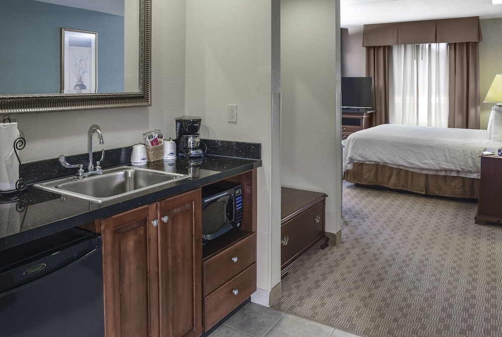 Hampton Inn & Suites Youngstown Canfield - photo 37