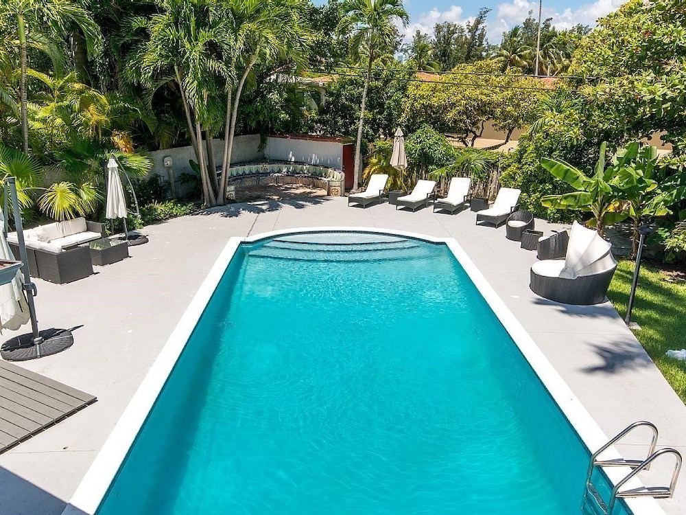5 Bedroom Homes in Miami Beach by TMG — 5-Star Luxury Hotel in Miami Beach, United States