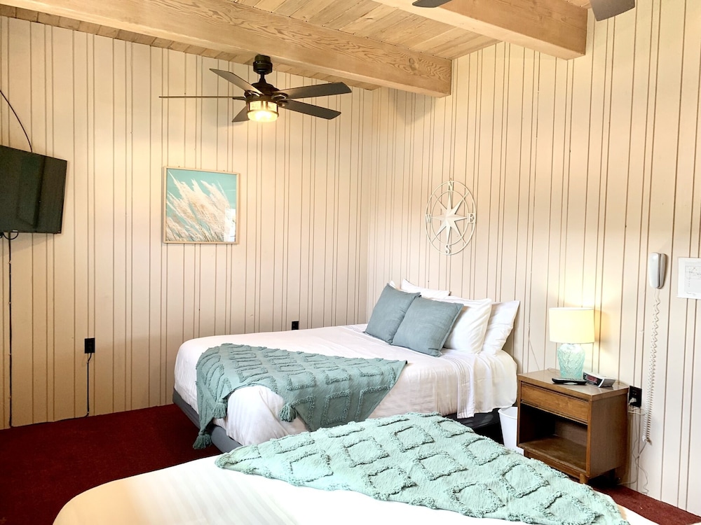 Breakers Boutique Inn - photo 8