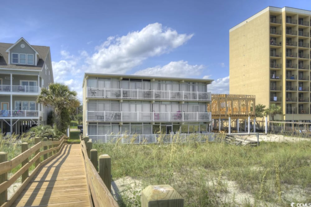 Seaside Elegance Your Coastal Getaway — 4-Star Luxury Hotel in North Myrtle Beach, United States