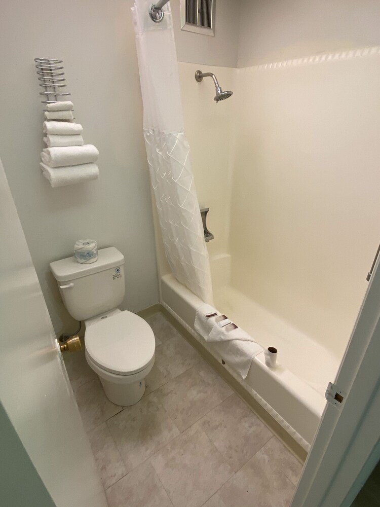 Mcdermitt Hotel - photo 16