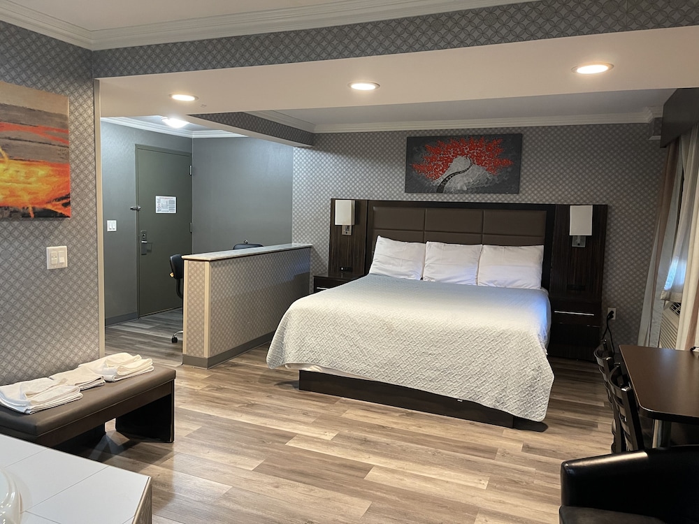 Red Carpet Inn Elmwood Park - photo 17