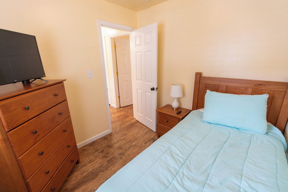 Howard's Creek Inn - photo 12