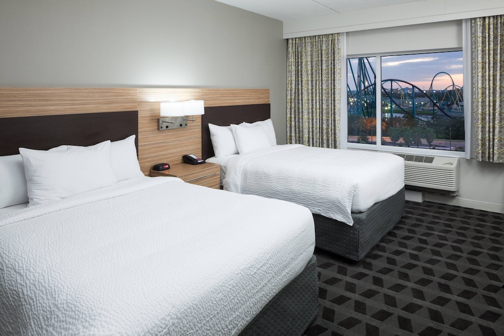 TownePlace Suites by Marriott Orlando at SeaWorld - photo 9