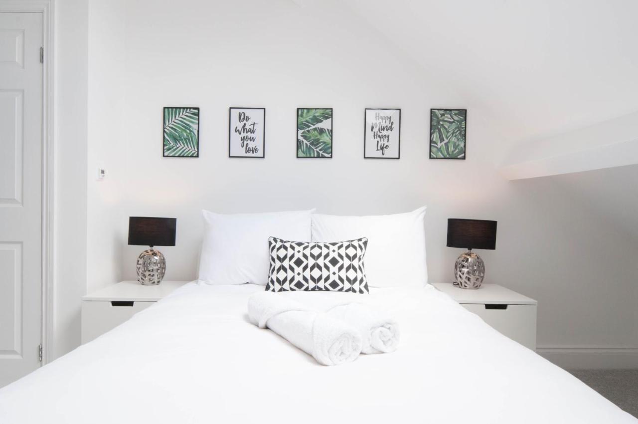 The Comet a Home with 4 Bedrooms And 3 Bathrooms Near Alton Towers for You — hotel in Burton Upon Trent