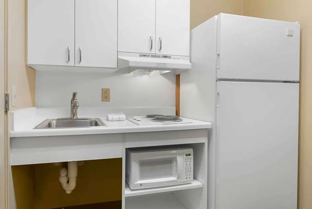 Hawthorn Extended Stay by Wyndham DFW Airport North - photo 8