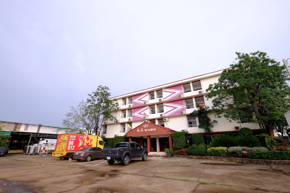 PC Palace Hotel in Sakon Nakhon, Thailand