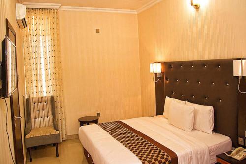 Lakeem Suites Agboyin Surulere