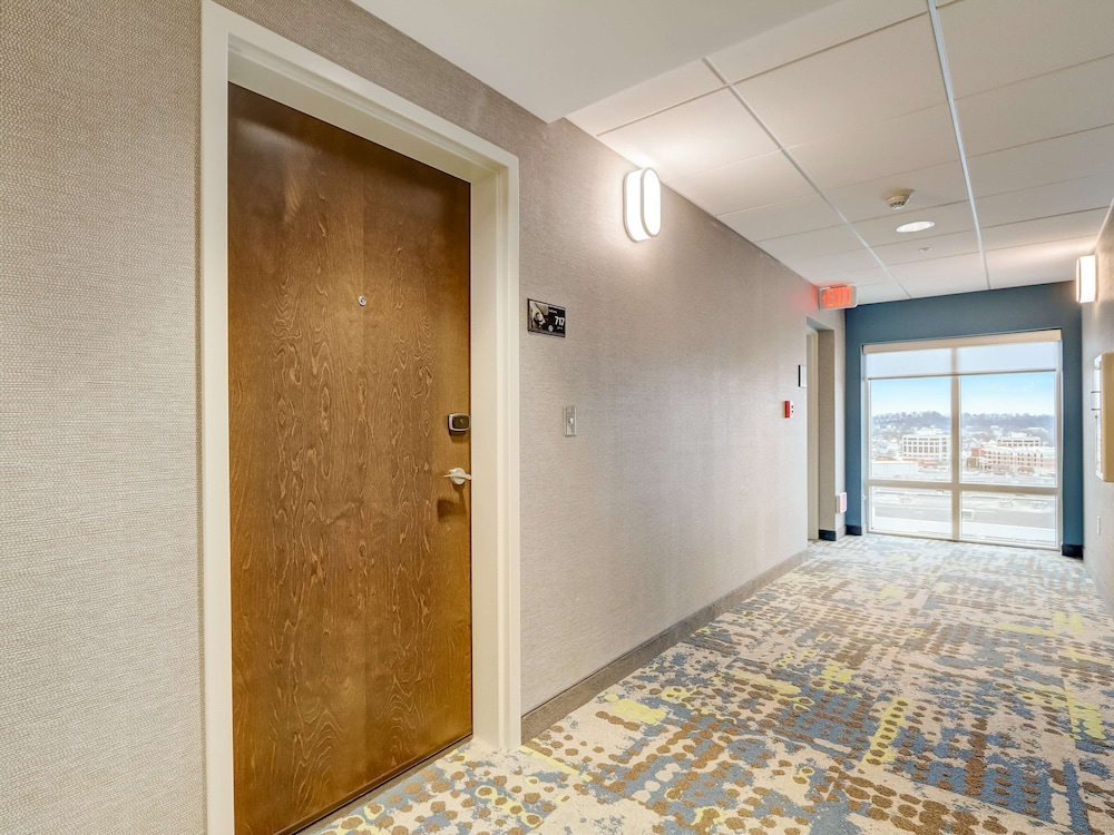 Hampton Inn and Suites by Hilton Cincinnati Midtown Rookwood - photo 17