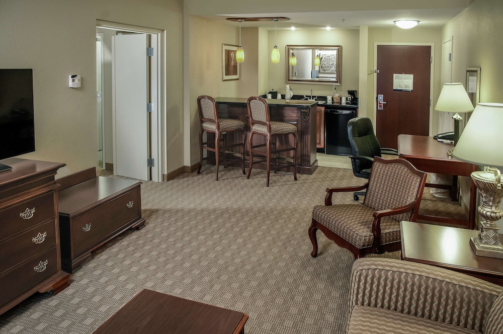 Hampton Inn & Suites Youngstown Canfield - photo 41