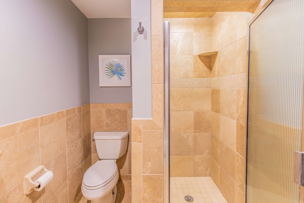 Hampton Inn Pensacola Beach - photo 34