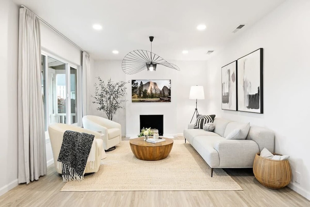 @ Marbella Lane Charming and Modern Home in SJ — 4-Star Luxury Hotel in San Jose, United States