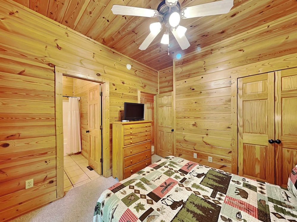 Topsy Sevierville - photo 3