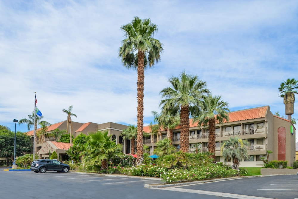 Holiday Inn Express Palm Desert by IHG - photo 45