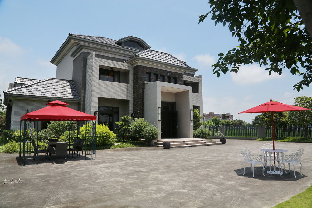 Spring Season - carbon neutral hotel in Yilan