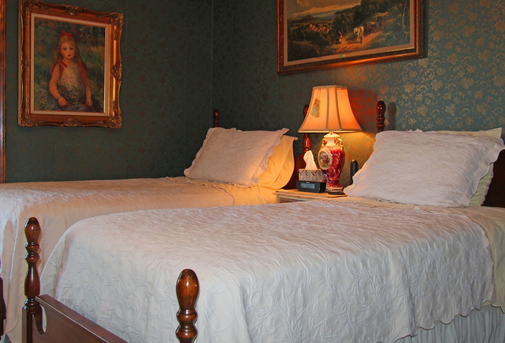 J. Paule's Fenn Inn - photo 9