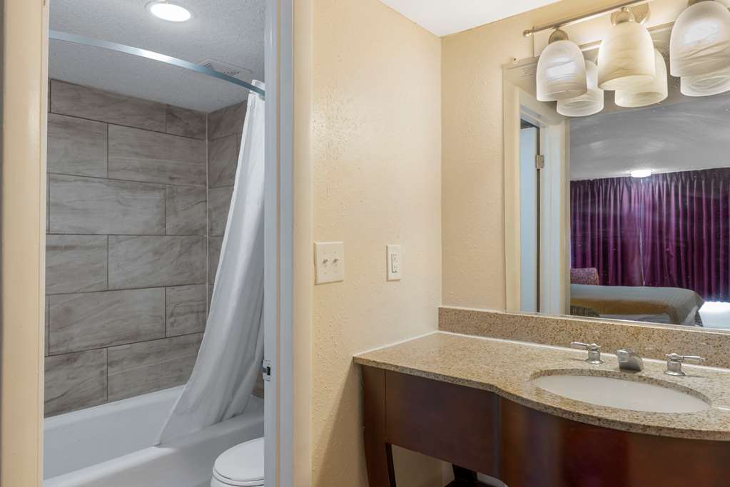 Rodeway Inn Colonial Heights I 95 - photo 13