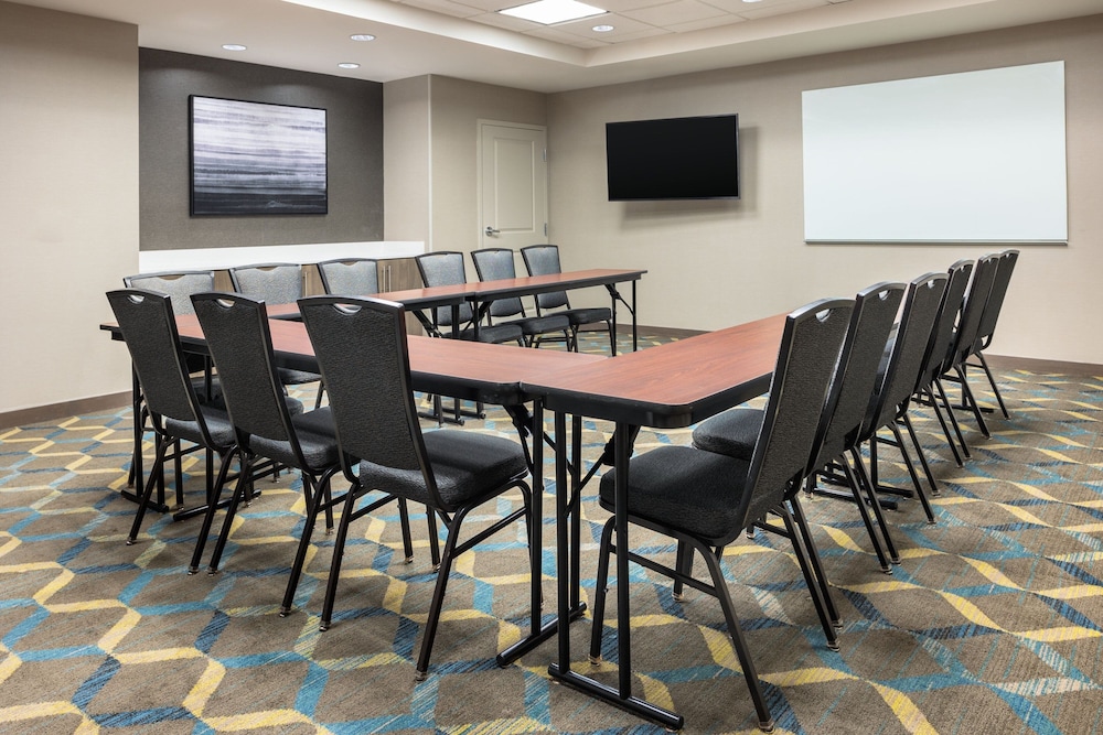 Residence Inn by Marriott Kansas City at The Legends - photo 32