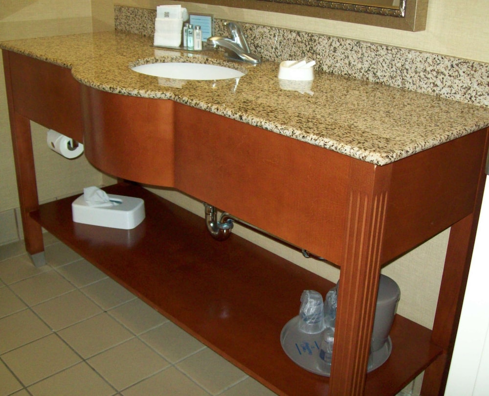 Hampton Inn Sidney - photo 17