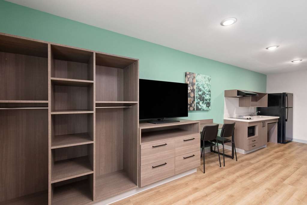 ECHO Suites Extended Stay by Wyndham Nashville Gallatin - photo 35