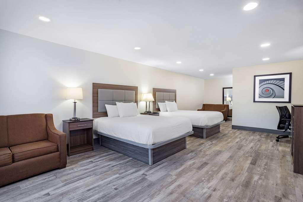 Ramada by Wyndham Hendersonville - photo 10