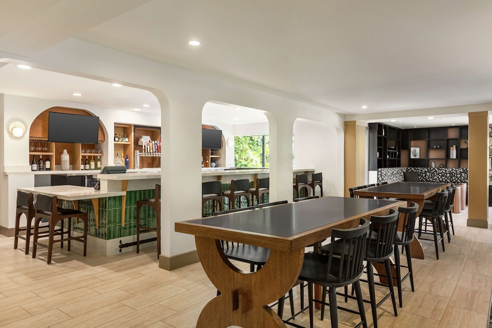 Hilton Garden Inn Monterey - photo 61
